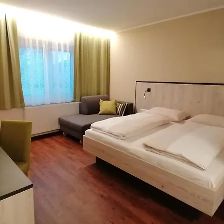 Hotell Wild & Bolz Emotel *