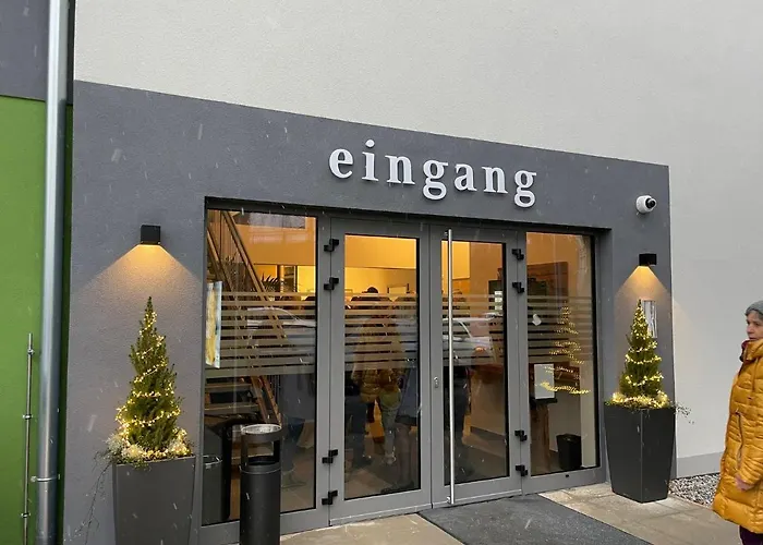 Wild & Bolz Emotel * تريبن